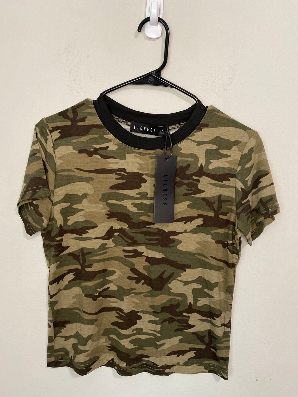 New Lioness Clubhouse Baby Tee Camo Women’s Size Large